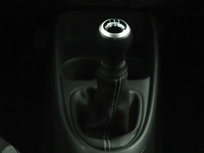 Toyota Aygo X - 1.0 VVT-i MT Play