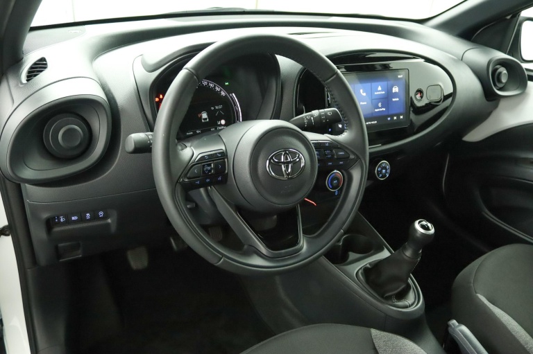Toyota Aygo X - 1.0 VVT-i MT Play 58