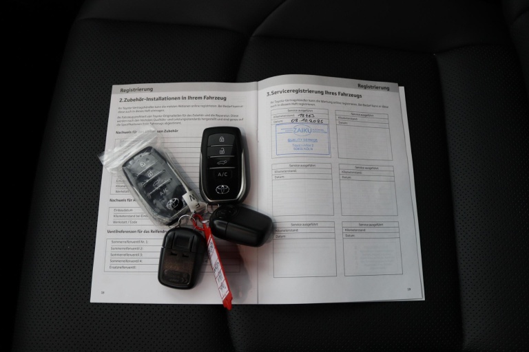 Toyota RAV4 - 2.5 Plug-in Hybrid AWD Bi-Tone Plus 11