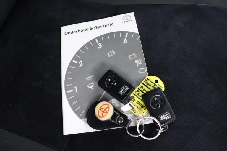 Toyota Auris - 1.8 Full Hybrid Executive 11