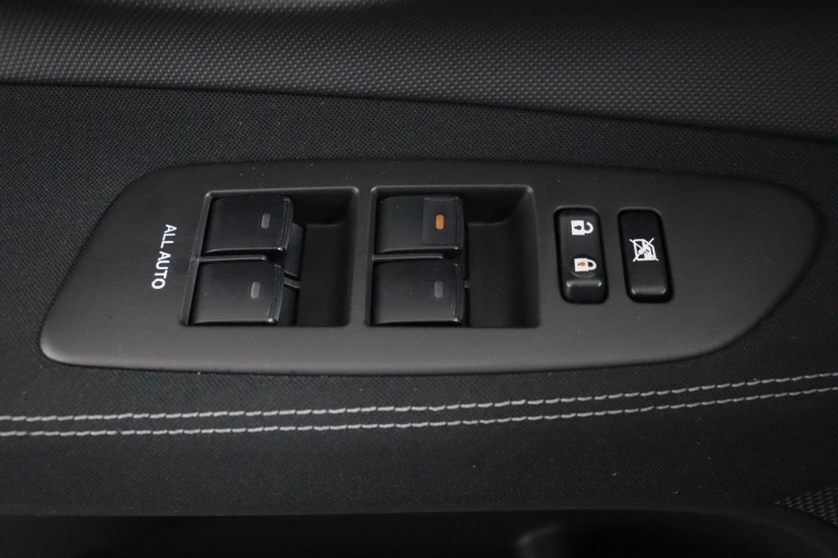 Toyota Auris - 1.8 Full Hybrid Executive 30