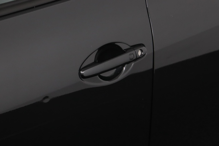 Toyota Auris - 1.8 Full Hybrid Executive 38