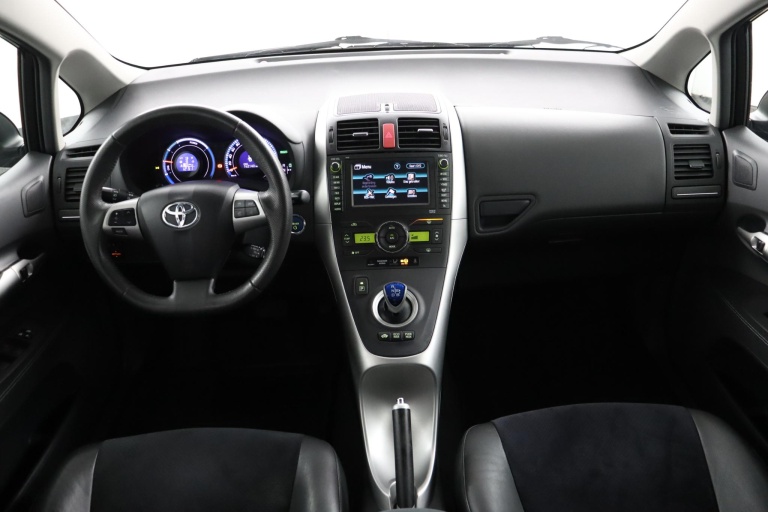 Toyota Auris - 1.8 Full Hybrid Executive 4