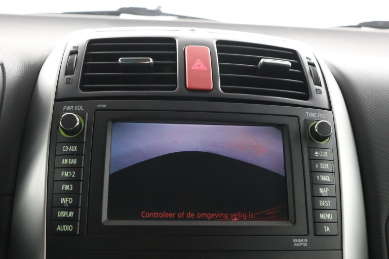 Toyota Auris - 1.8 Full Hybrid Executive 9