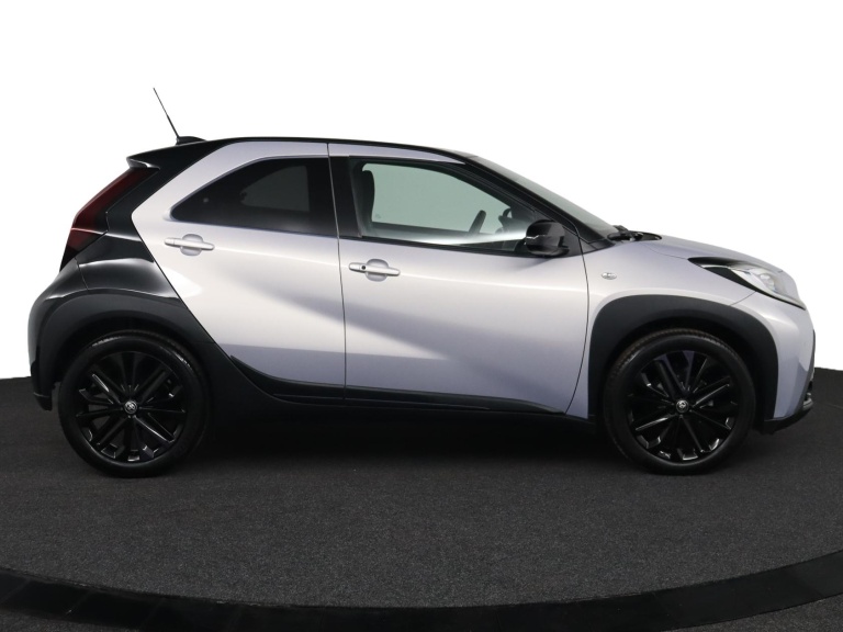 Toyota Aygo X - 1.0 VVT-i MT JBL 12