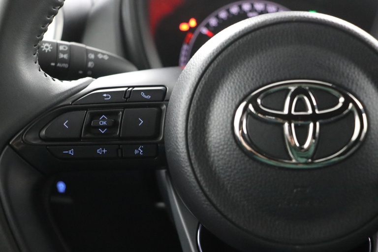 Toyota Aygo X - 1.0 VVT-i MT JBL 18