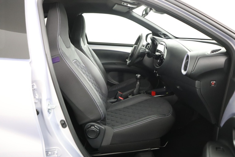 Toyota Aygo X - 1.0 VVT-i MT JBL 21