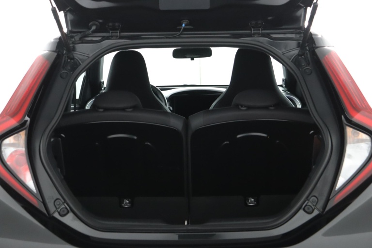 Toyota Aygo X - 1.0 VVT-i MT JBL 23