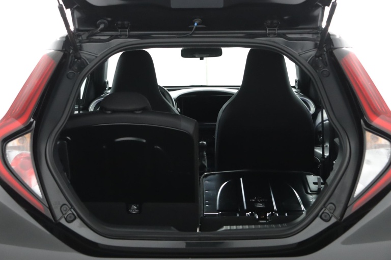 Toyota Aygo X - 1.0 VVT-i MT JBL 24