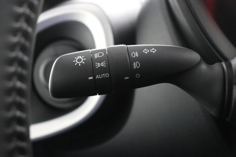 Toyota Aygo X - 1.0 VVT-i MT JBL 30