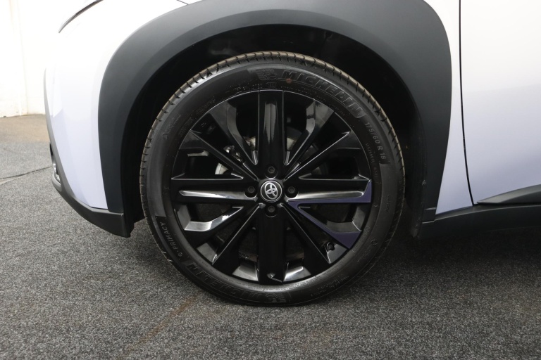 Toyota Aygo X - 1.0 VVT-i MT JBL 36