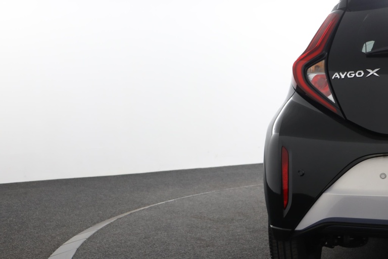 Toyota Aygo X - 1.0 VVT-i MT JBL 38