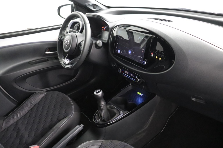Toyota Aygo X - 1.0 VVT-i MT JBL 49