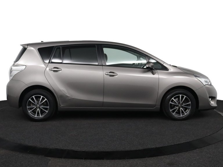 Toyota Verso - 1.6 VVT-i Business 11