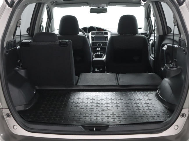 Toyota Verso - 1.6 VVT-i Business