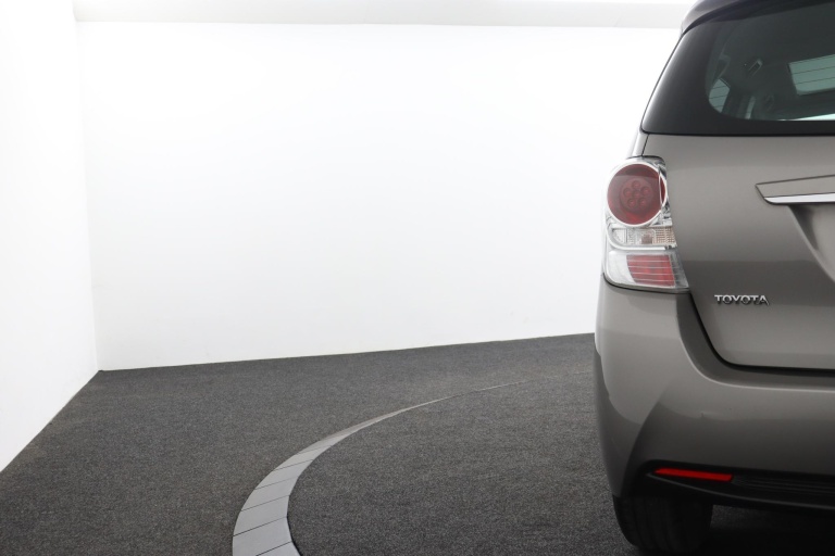 Toyota Verso - 1.6 VVT-i Business 33