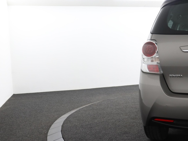 Toyota Verso - 1.6 VVT-i Business