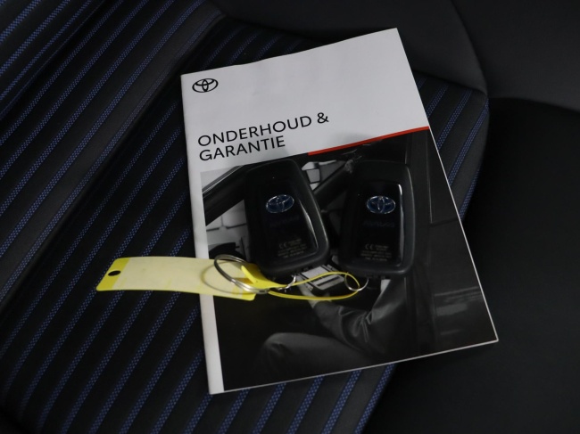 Toyota RAV4 - 2.5 Hybrid Bi-Tone