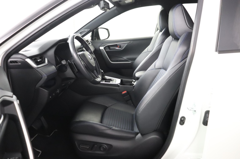 Toyota RAV4 - 2.5 Hybrid Bi-Tone 17