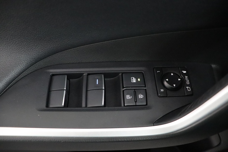 Toyota RAV4 - 2.5 Hybrid Bi-Tone 29