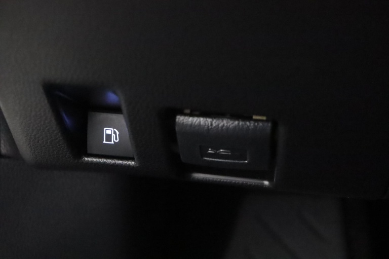 Toyota RAV4 - 2.5 Hybrid Bi-Tone 31