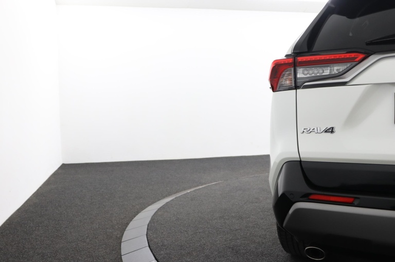 Toyota RAV4 - 2.5 Hybrid Bi-Tone 43