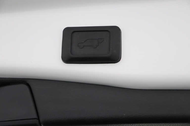 Toyota RAV4 - 2.5 Hybrid Bi-Tone 45