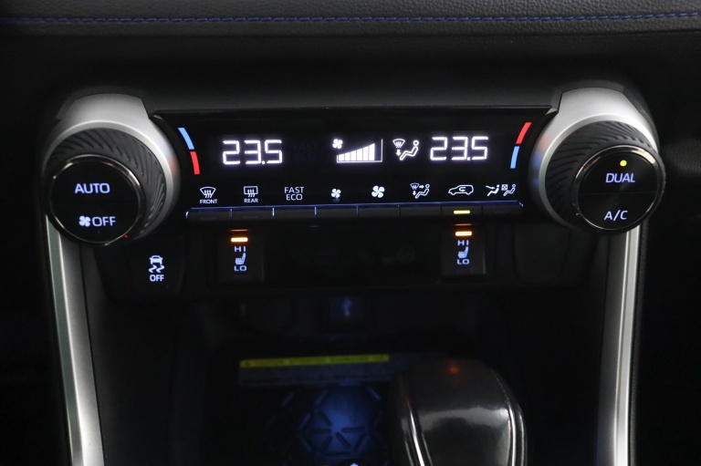 Toyota RAV4 - 2.5 Hybrid Bi-Tone 7