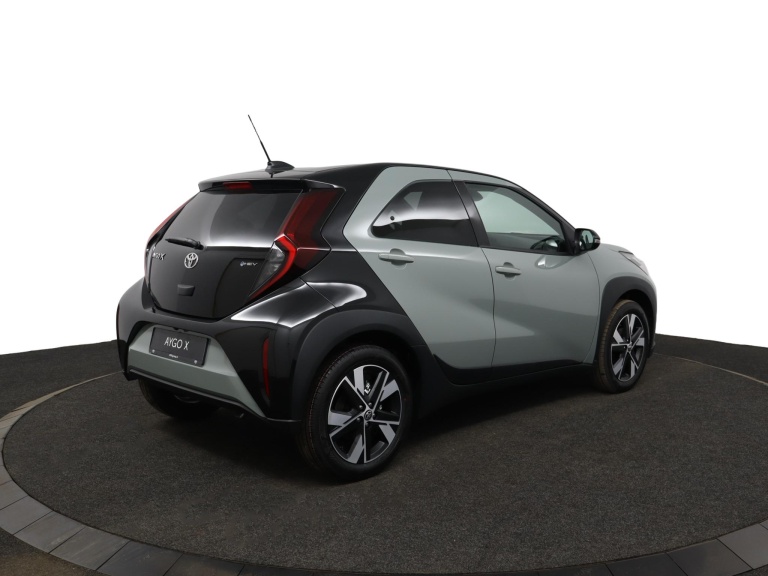 Toyota Aygo X - Hybrid 115 pulse 2