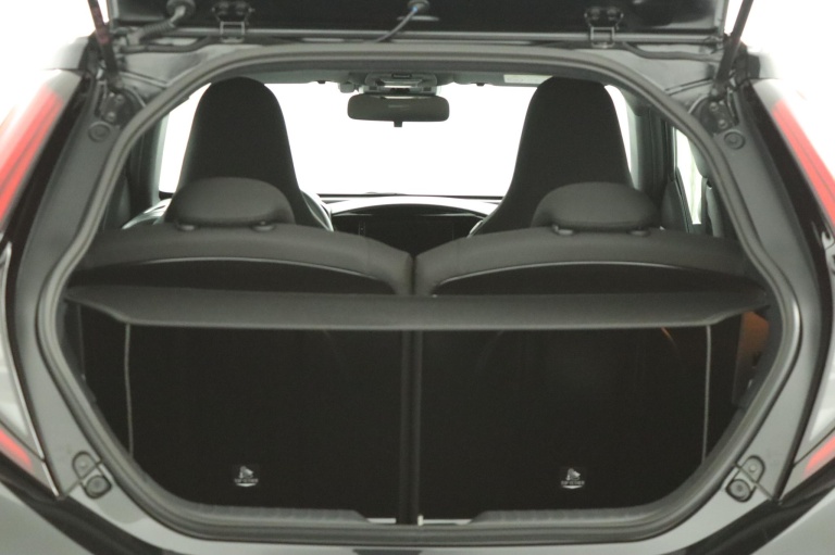 Toyota Aygo X - Hybrid 115 pulse 23