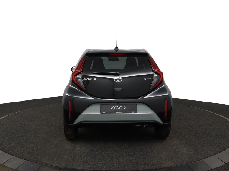 Toyota Aygo X - Hybrid 115 pulse 66
