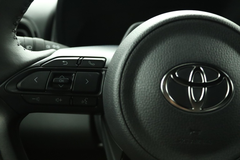 Toyota Yaris Cross - 1.5 Hybrid 115 Dynamic 17