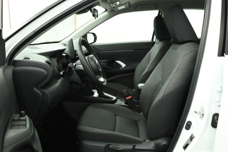 Toyota Yaris Cross - 1.5 Hybrid Active 17