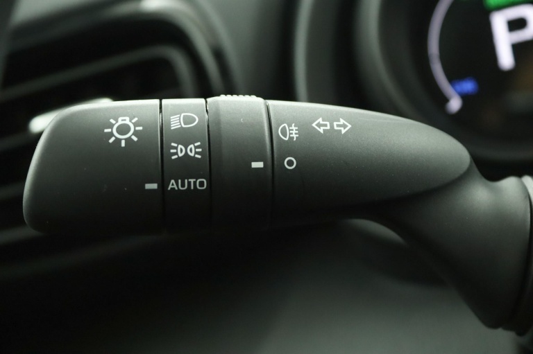 Toyota Yaris Cross - 1.5 Hybrid Active 31