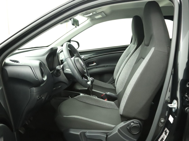 Toyota Aygo X - 1.0 VVT-i MT Play