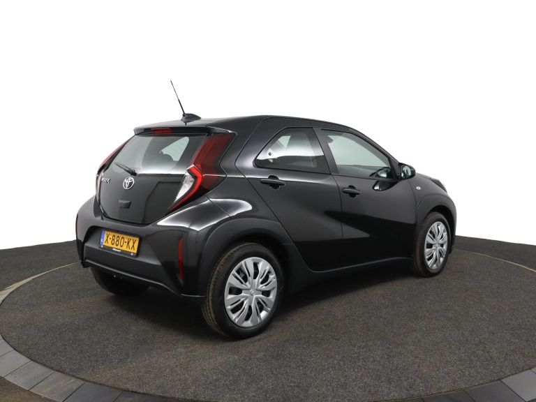 Toyota Aygo X - 1.0 VVT-i MT Play 2