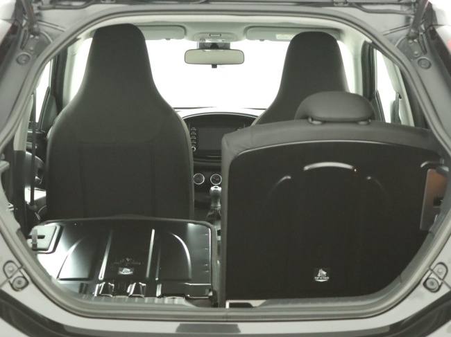 Toyota Aygo X - 1.0 VVT-i MT Play