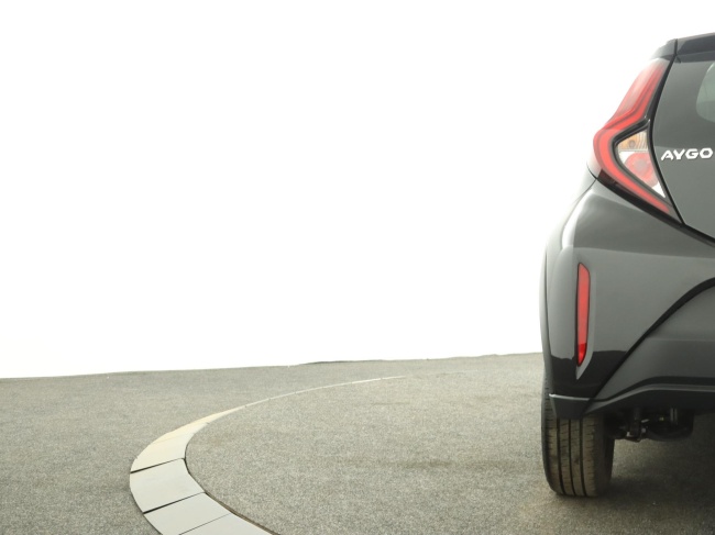 Toyota Aygo X - 1.0 VVT-i MT Play
