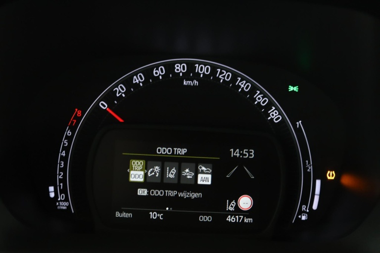 Toyota Aygo X - 1.0 VVT-i MT Play 49