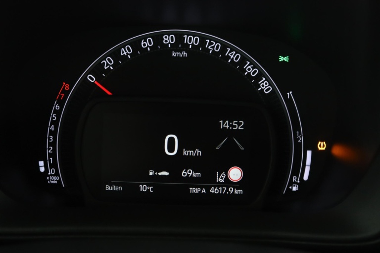 Toyota Aygo X - 1.0 VVT-i MT Play 6