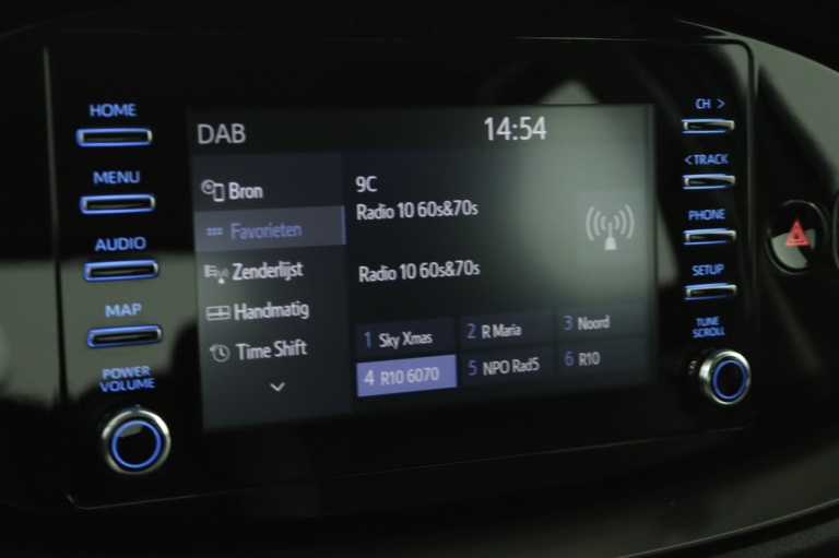 Toyota Aygo X - 1.0 VVT-i MT Play 8