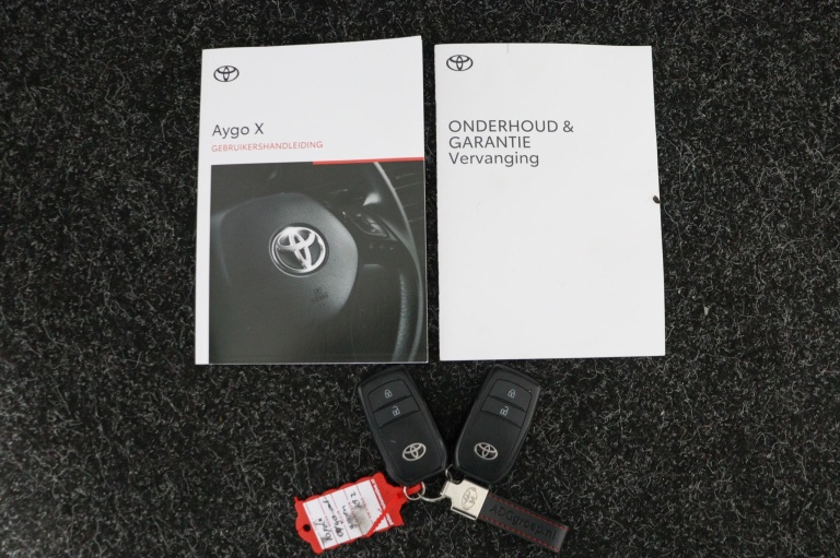 Toyota Aygo X - 1.0 VVT-i S-CVT first 11