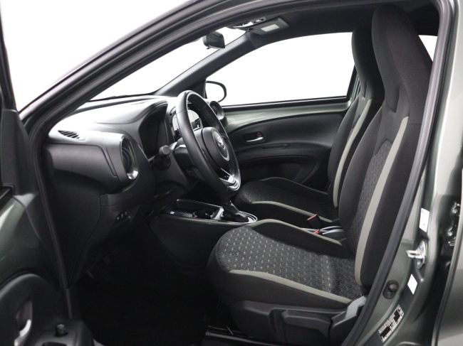 Toyota Aygo X - 1.0 VVT-i S-CVT first