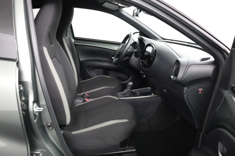 Toyota Aygo X - 1.0 VVT-i S-CVT first 22