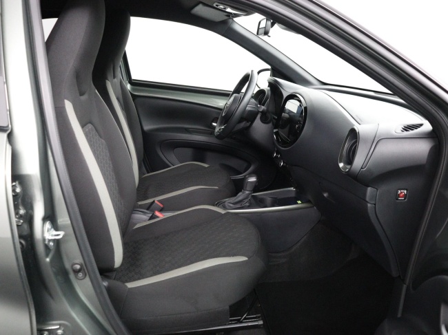 Toyota Aygo X - 1.0 VVT-i S-CVT first