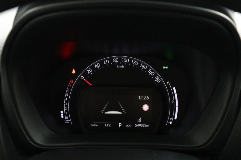 Toyota Aygo X - 1.0 VVT-i S-CVT first 6