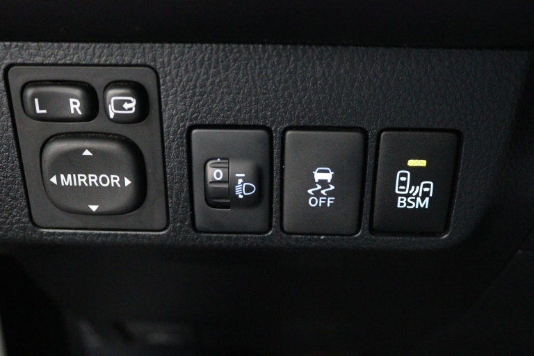 Toyota RAV4 - 2.0 Dynamic Limited 4WD 30