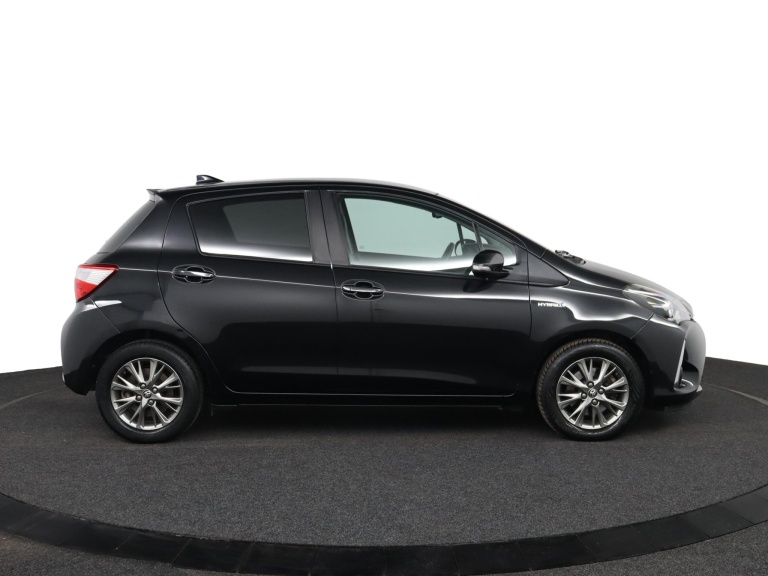 Toyota Yaris - 1.5 Hybrid Dynamic 13