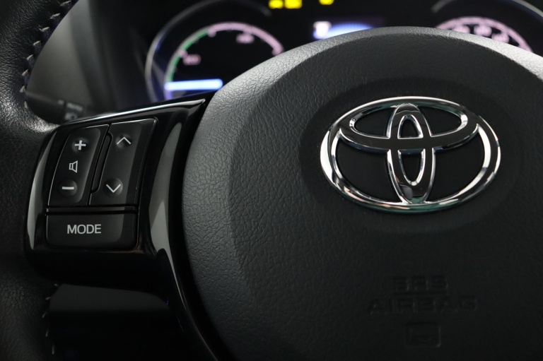 Toyota Yaris - 1.5 Hybrid Dynamic 19