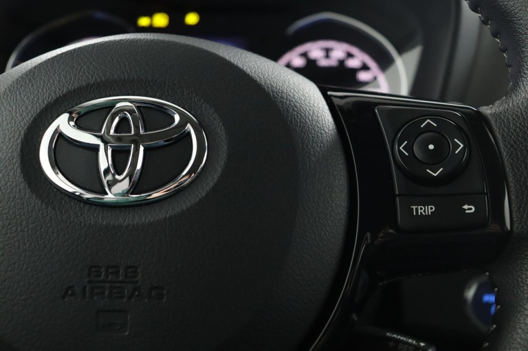 Toyota Yaris - 1.5 Hybrid Dynamic 21